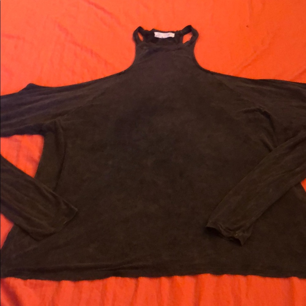 Chocker style loose fitting